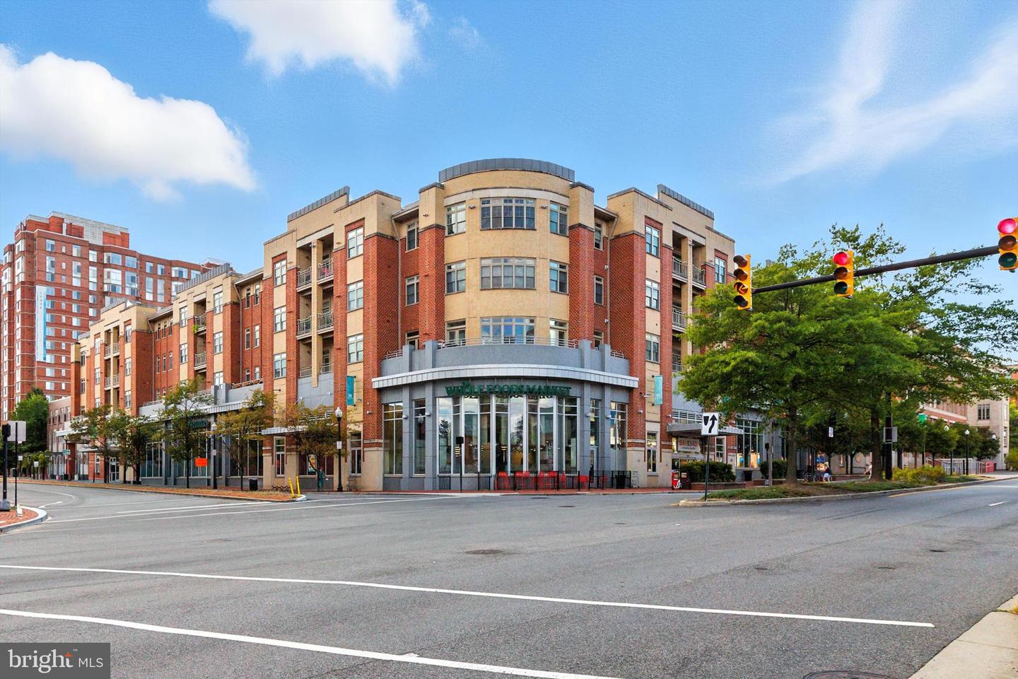309 HOLLAND LN #222, ALEXANDRIA, Virginia 22314, 2 Bedrooms Bedrooms, ,2 BathroomsBathrooms,Residential,For sale,309 HOLLAND LN #222,VAAX2047282 MLS # VAAX2047282