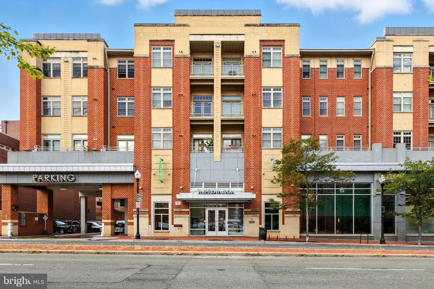 309 HOLLAND LN #222, ALEXANDRIA, Virginia 22314, 2 Bedrooms Bedrooms, ,2 BathroomsBathrooms,Residential,For sale,309 HOLLAND LN #222,VAAX2047282 MLS # VAAX2047282
