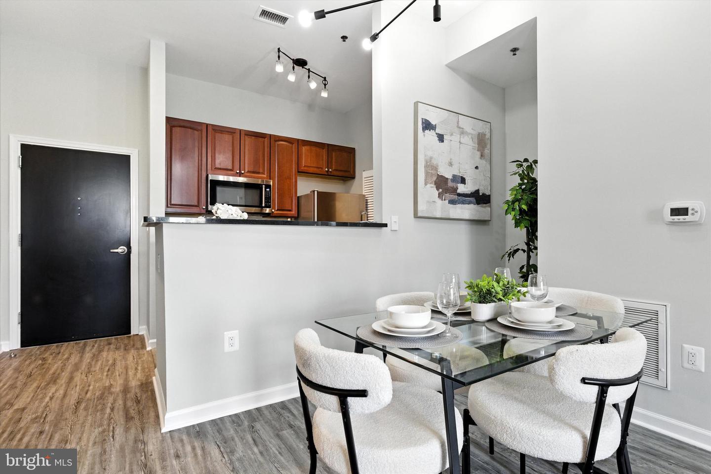 309 HOLLAND LN #222, ALEXANDRIA, Virginia 22314, 2 Bedrooms Bedrooms, ,2 BathroomsBathrooms,Residential,For sale,309 HOLLAND LN #222,VAAX2047282 MLS # VAAX2047282