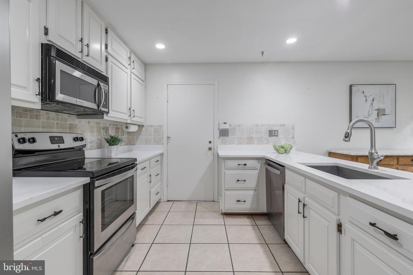 4054 41ST ST, MCLEAN, Virginia 22101, 6 Bedrooms Bedrooms, ,3 BathroomsBathrooms,Residential,For sale,4054 41ST ST,VAFX2256126 MLS # VAFX2256126