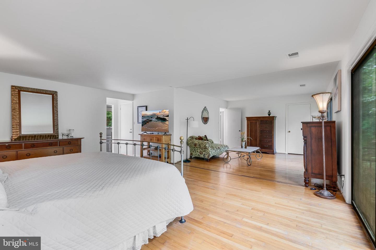 4054 41ST ST, MCLEAN, Virginia 22101, 6 Bedrooms Bedrooms, ,3 BathroomsBathrooms,Residential,For sale,4054 41ST ST,VAFX2256126 MLS # VAFX2256126