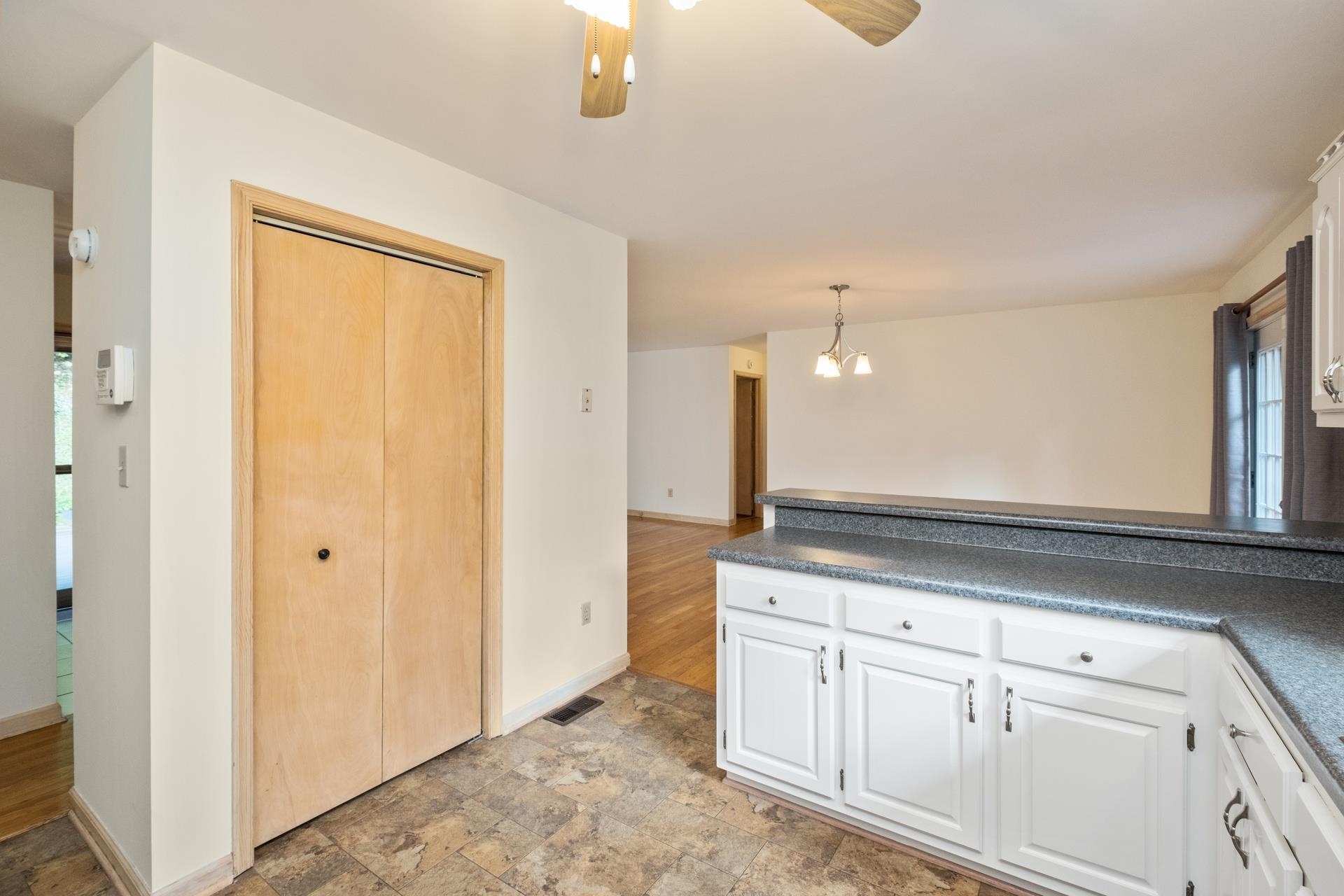 28 LITTLE CHESTNUT LN, LYNDHURST, Virginia 22952, 3 Bedrooms Bedrooms, ,2 BathroomsBathrooms,Residential,28 LITTLE CHESTNUT LN,668360 MLS # 668360