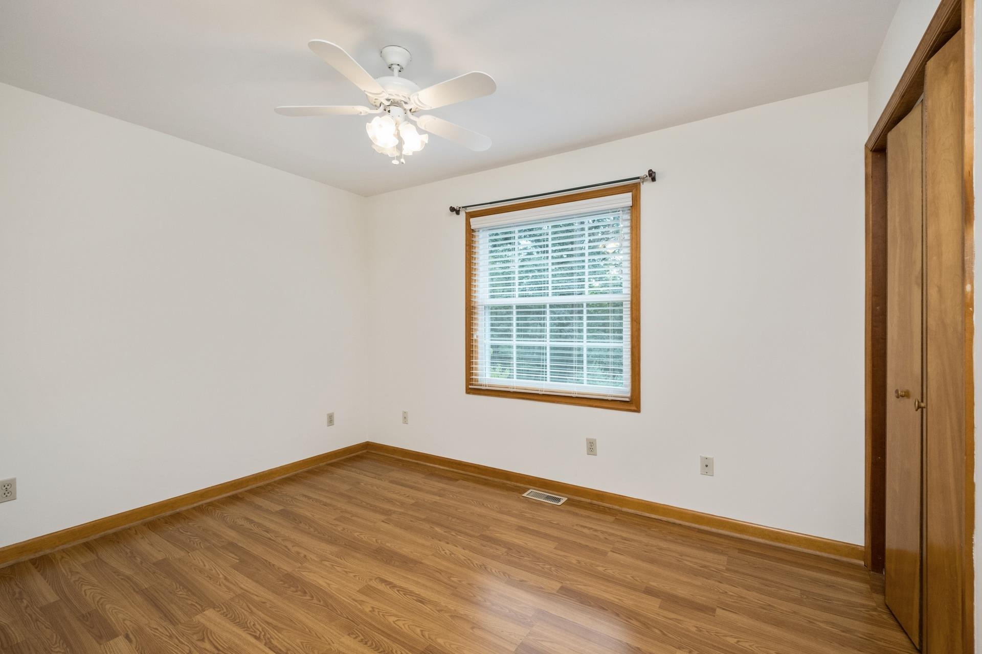28 LITTLE CHESTNUT LN, LYNDHURST, Virginia 22952, 3 Bedrooms Bedrooms, ,2 BathroomsBathrooms,Residential,28 LITTLE CHESTNUT LN,668360 MLS # 668360