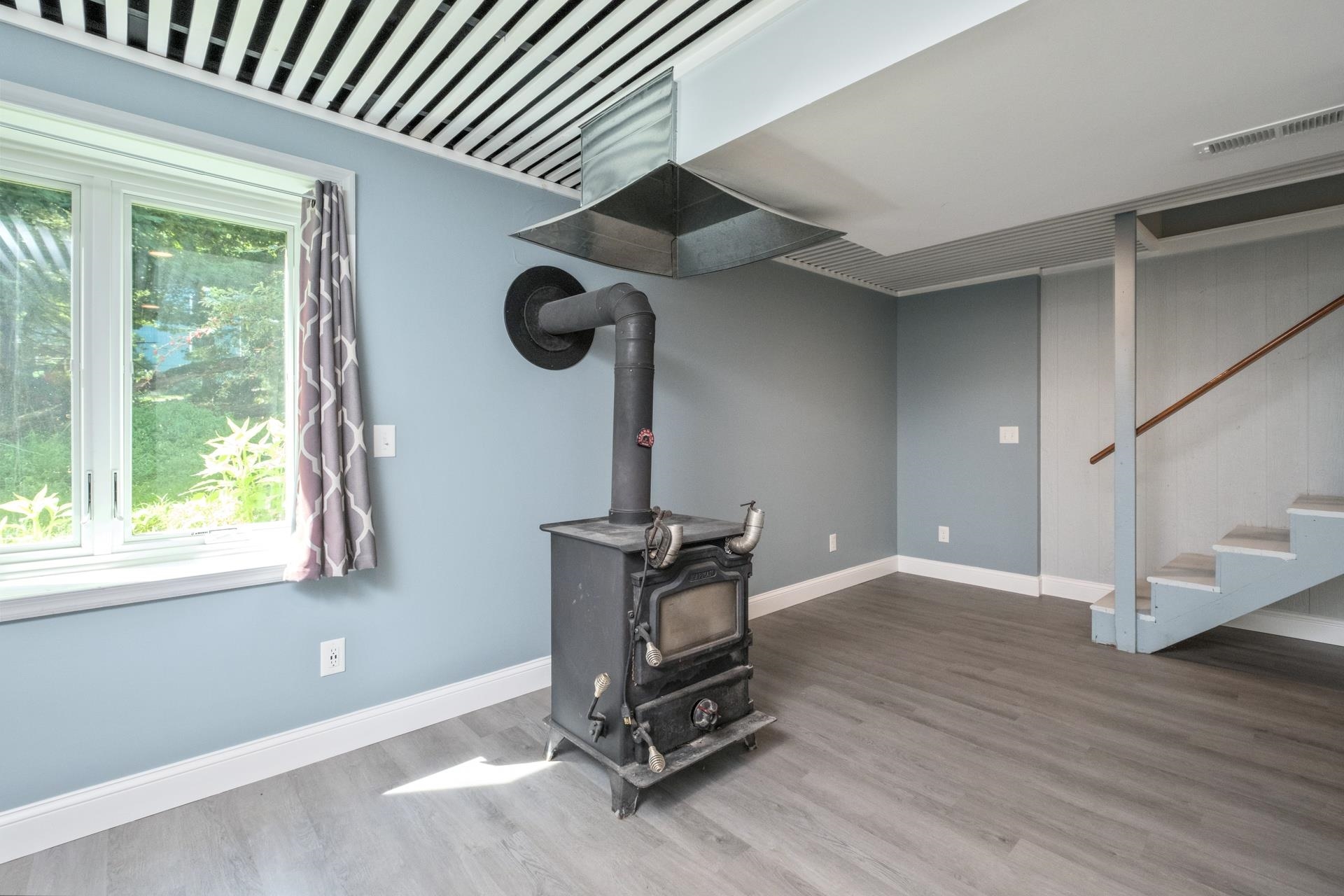28 LITTLE CHESTNUT LN, LYNDHURST, Virginia 22952, 3 Bedrooms Bedrooms, ,2 BathroomsBathrooms,Residential,28 LITTLE CHESTNUT LN,668360 MLS # 668360