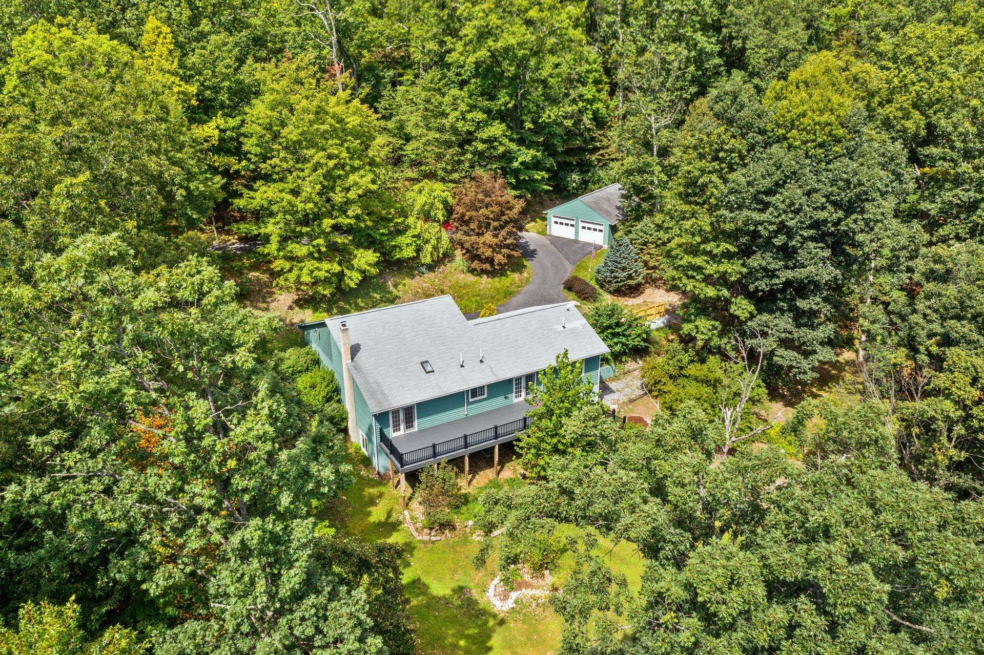 28 LITTLE CHESTNUT LN, LYNDHURST, Virginia 22952, 3 Bedrooms Bedrooms, ,2 BathroomsBathrooms,Residential,28 LITTLE CHESTNUT LN,668360 MLS # 668360