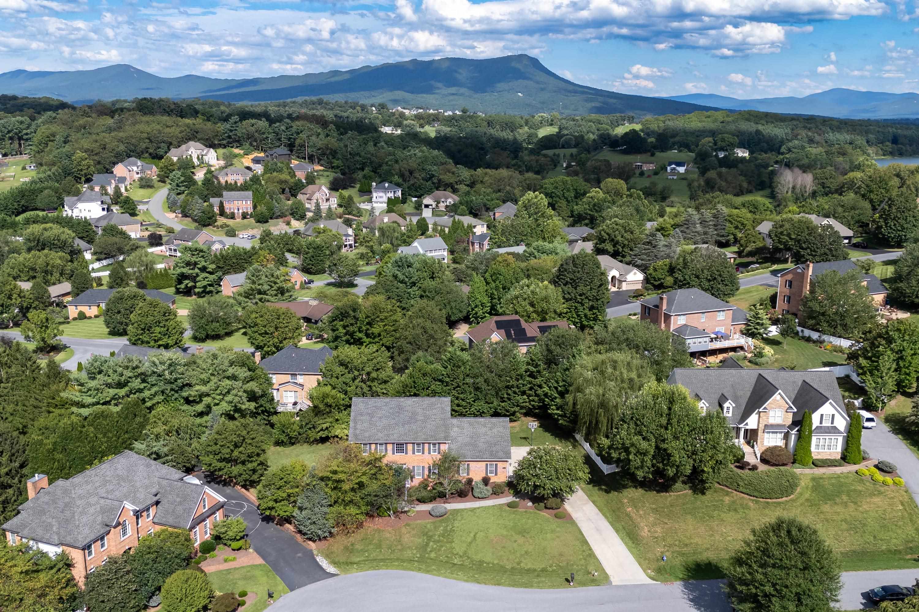 4120 BROWN ROAN LN, ROCKINGHAM, Virginia 22801, 4 Bedrooms Bedrooms, ,3 BathroomsBathrooms,Residential,4120 BROWN ROAN LN,668361 MLS # 668361