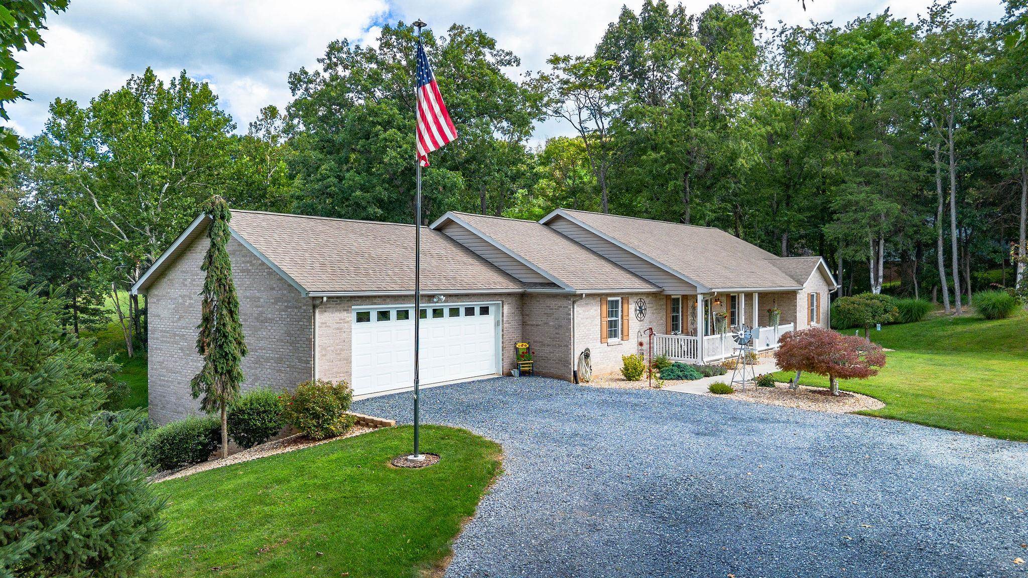 3894 SHUTTERLEE MILL LN, STAUNTON, Virginia 24401, 5 Bedrooms Bedrooms, ,3 BathroomsBathrooms,Residential,3894 SHUTTERLEE MILL LN,668362 MLS # 668362