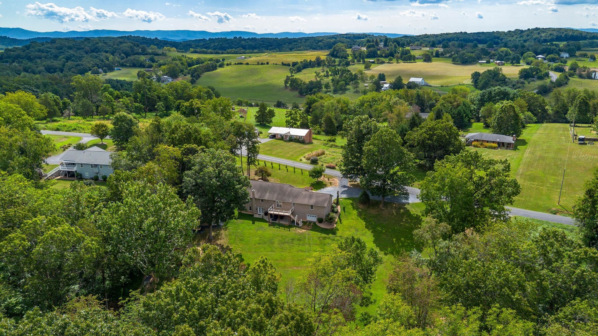 3894 SHUTTERLEE MILL LN, STAUNTON, Virginia 24401, 5 Bedrooms Bedrooms, ,3 BathroomsBathrooms,Residential,3894 SHUTTERLEE MILL LN,668362 MLS # 668362