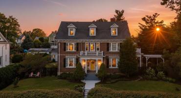 421 WALNUT AVE, WAYNESBORO, Virginia 22980, 7 Bedrooms Bedrooms, ,5 BathroomsBathrooms,Residential,McGee House. 1914,421 WALNUT AVE,668366 MLS # 668366
