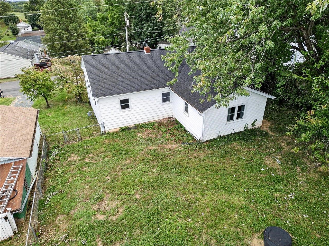 524 B ST, STAUNTON, Virginia 24401, 4 Bedrooms Bedrooms, ,2 BathroomsBathrooms,Residential,524 B ST,668374 MLS # 668374