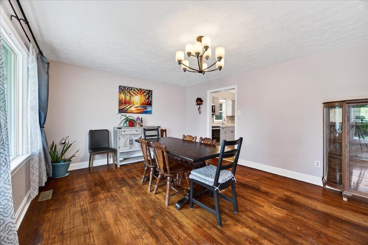 524 B ST, STAUNTON, Virginia 24401, 4 Bedrooms Bedrooms, ,2 BathroomsBathrooms,Residential,524 B ST,668374 MLS # 668374