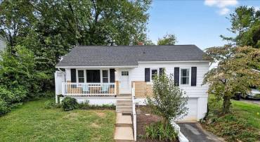 524 B ST, STAUNTON, Virginia 24401, 4 Bedrooms Bedrooms, ,2 BathroomsBathrooms,Residential,524 B ST,668374 MLS # 668374