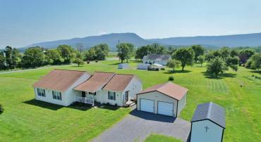 39 SUMMERS LN, NEW MARKET, Virginia 22844, 3 Bedrooms Bedrooms, ,2 BathroomsBathrooms,Residential,39 SUMMERS LN,668375 MLS # 668375