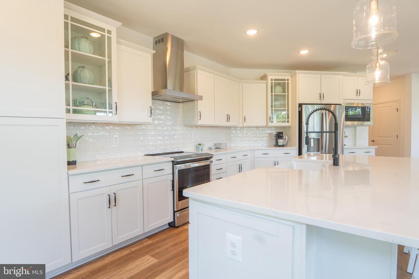 13970 ENGLEFIELD DR #303, WOODBRIDGE, Virginia 22193, 2 Bedrooms Bedrooms, 7 Rooms Rooms,2 BathroomsBathrooms,Residential,For sale,13970 ENGLEFIELD DR #303,VAPW2100186 MLS # VAPW2100186