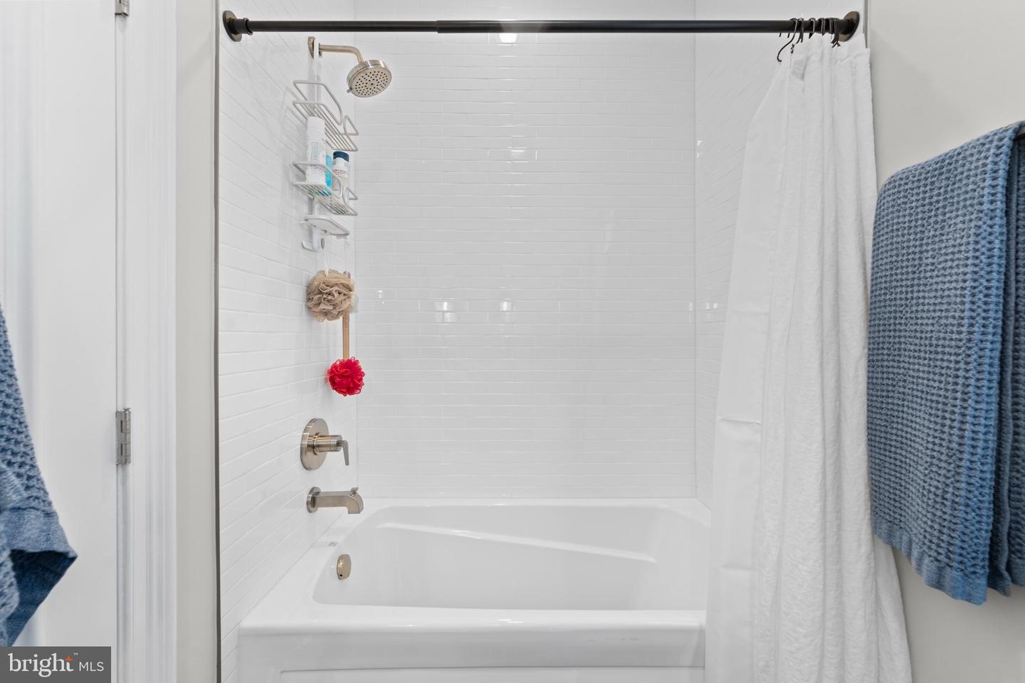15 SEATON PL NE #2, WASHINGTON, District Of Columbia 20002, 3 Bedrooms Bedrooms, ,2 BathroomsBathrooms,Residential,For sale,15 SEATON PL NE #2,DCDC2215488 MLS # DCDC2215488
