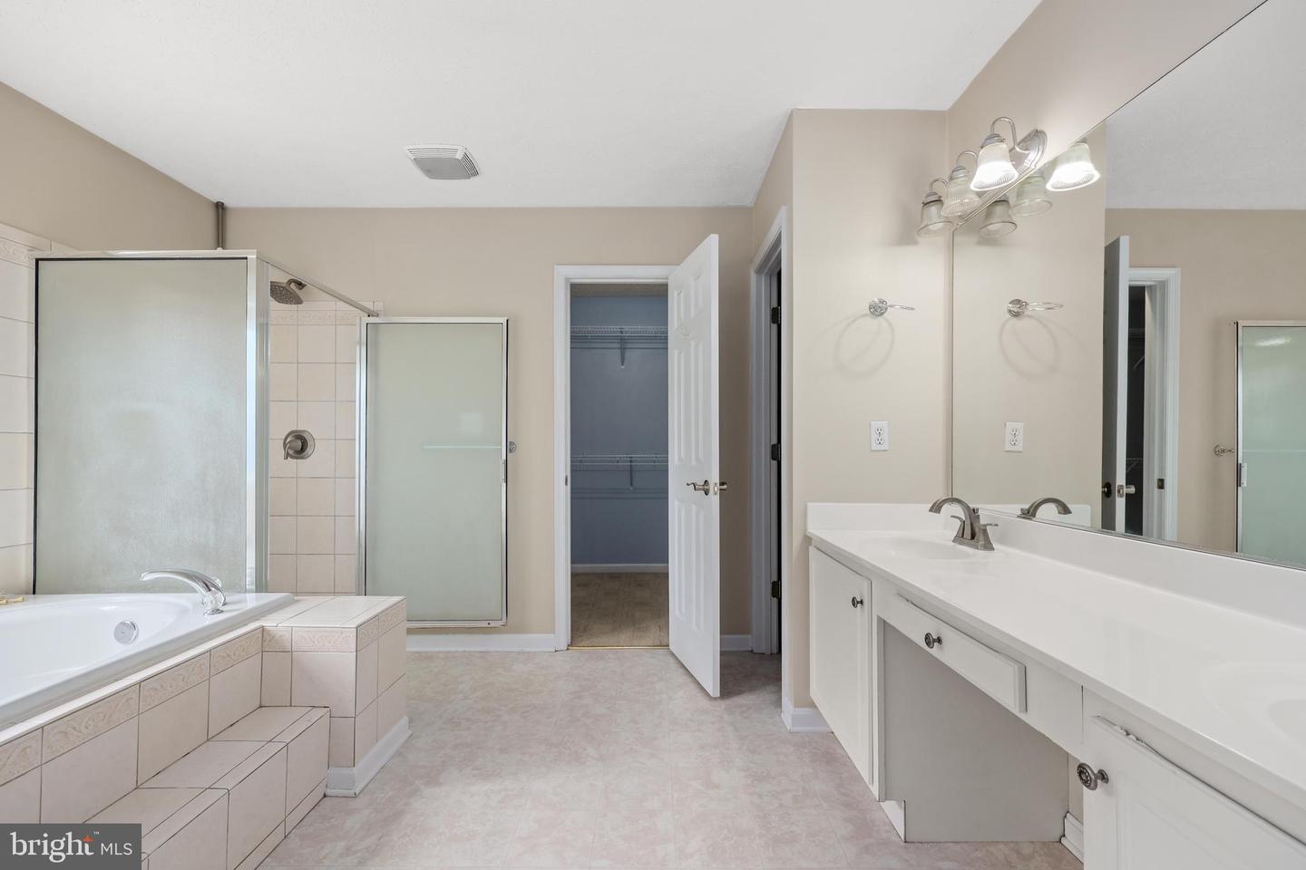 127 KINROSS DR, WINCHESTER, Virginia 22602, 5 Bedrooms Bedrooms, ,3 BathroomsBathrooms,Residential,For sale,127 KINROSS DR,VAFV2036226 MLS # VAFV2036226