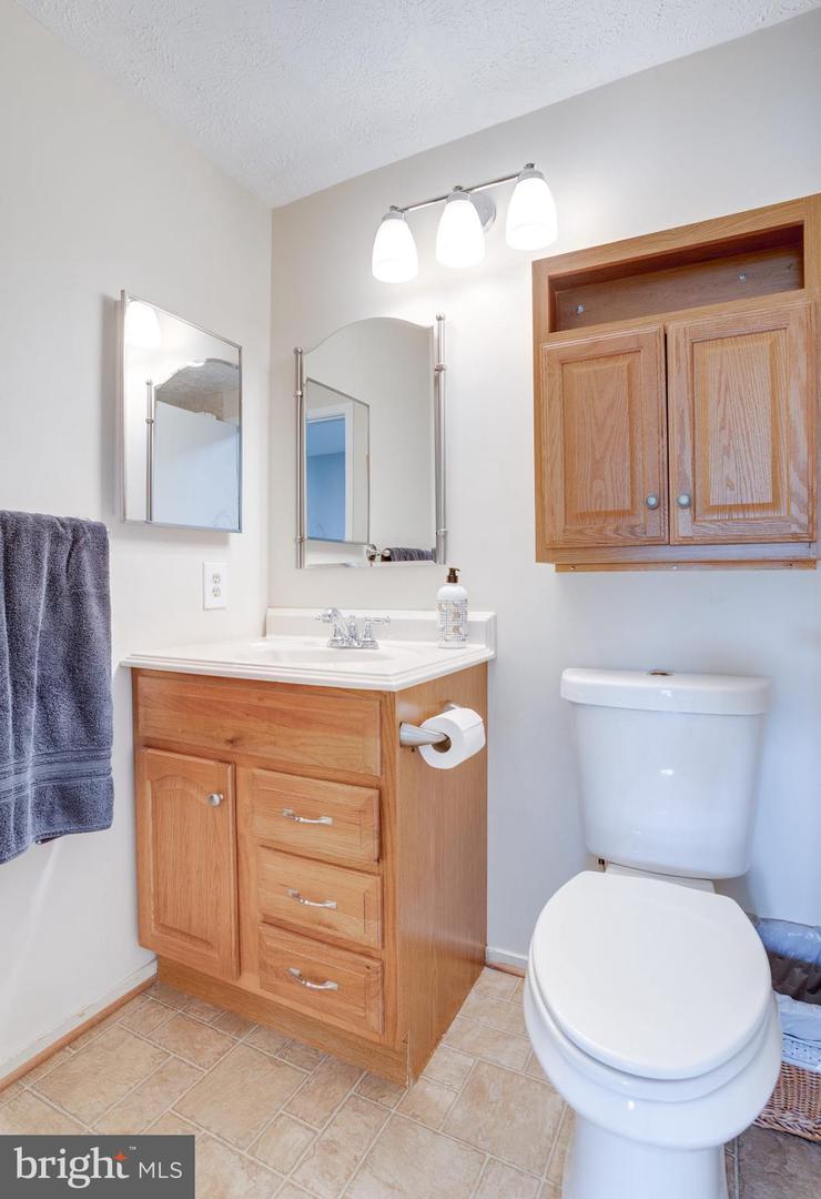 8335 TERRA GRANDE AVE, SPRINGFIELD, Virginia 22153, 5 Bedrooms Bedrooms, ,3 BathroomsBathrooms,Residential,For sale,8335 TERRA GRANDE AVE,VAFX2262544 MLS # VAFX2262544