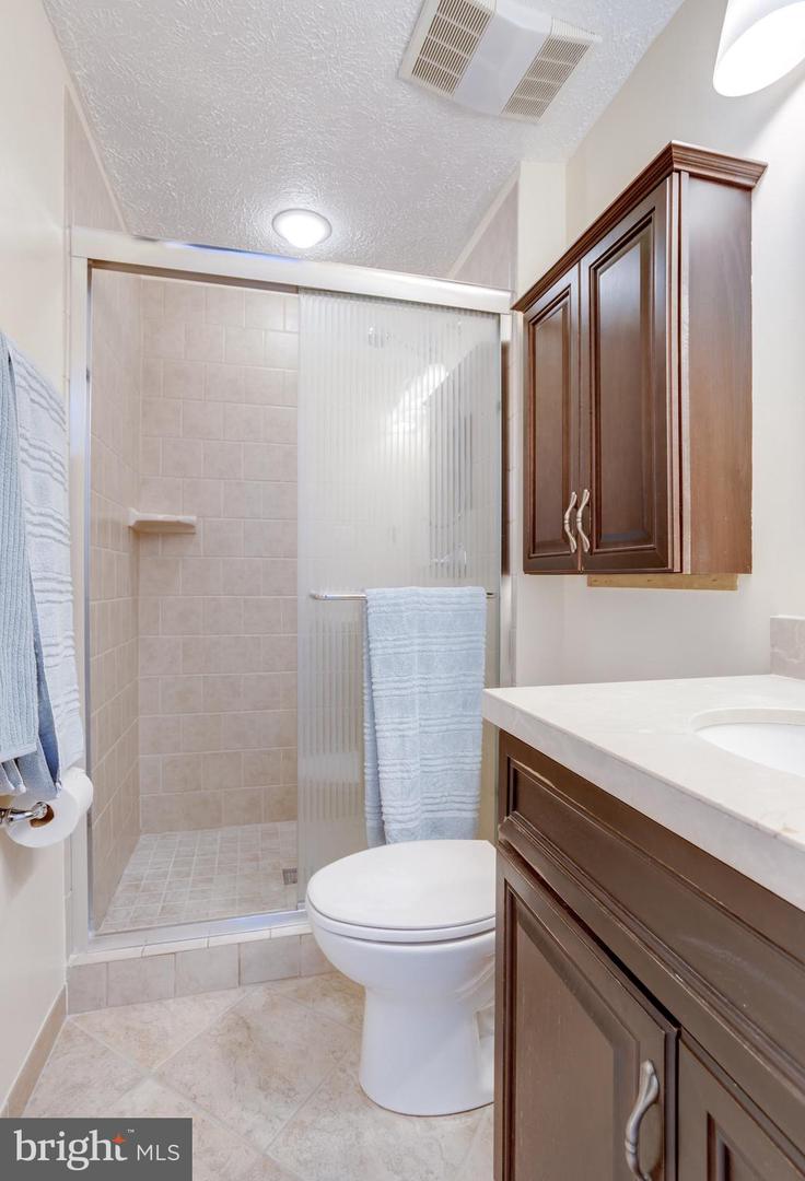 8335 TERRA GRANDE AVE, SPRINGFIELD, Virginia 22153, 5 Bedrooms Bedrooms, ,3 BathroomsBathrooms,Residential,For sale,8335 TERRA GRANDE AVE,VAFX2262544 MLS # VAFX2262544
