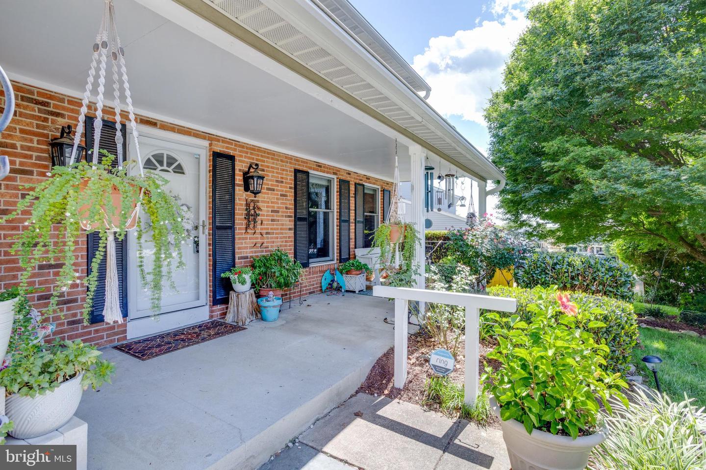 8335 TERRA GRANDE AVE, SPRINGFIELD, Virginia 22153, 5 Bedrooms Bedrooms, ,3 BathroomsBathrooms,Residential,For sale,8335 TERRA GRANDE AVE,VAFX2262544 MLS # VAFX2262544