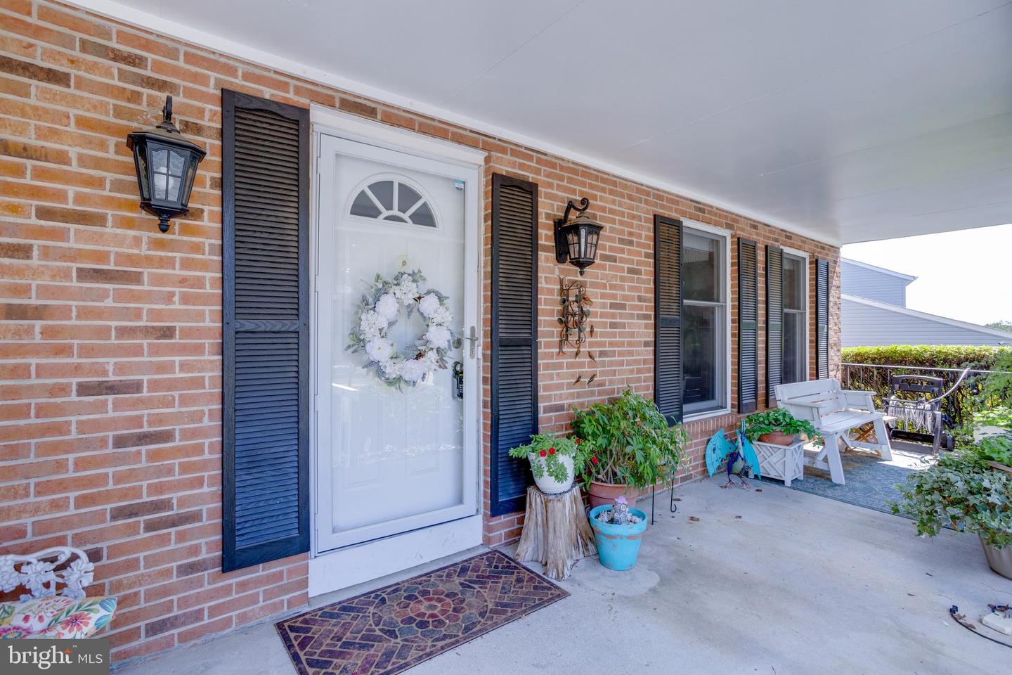 8335 TERRA GRANDE AVE, SPRINGFIELD, Virginia 22153, 5 Bedrooms Bedrooms, ,3 BathroomsBathrooms,Residential,For sale,8335 TERRA GRANDE AVE,VAFX2262544 MLS # VAFX2262544