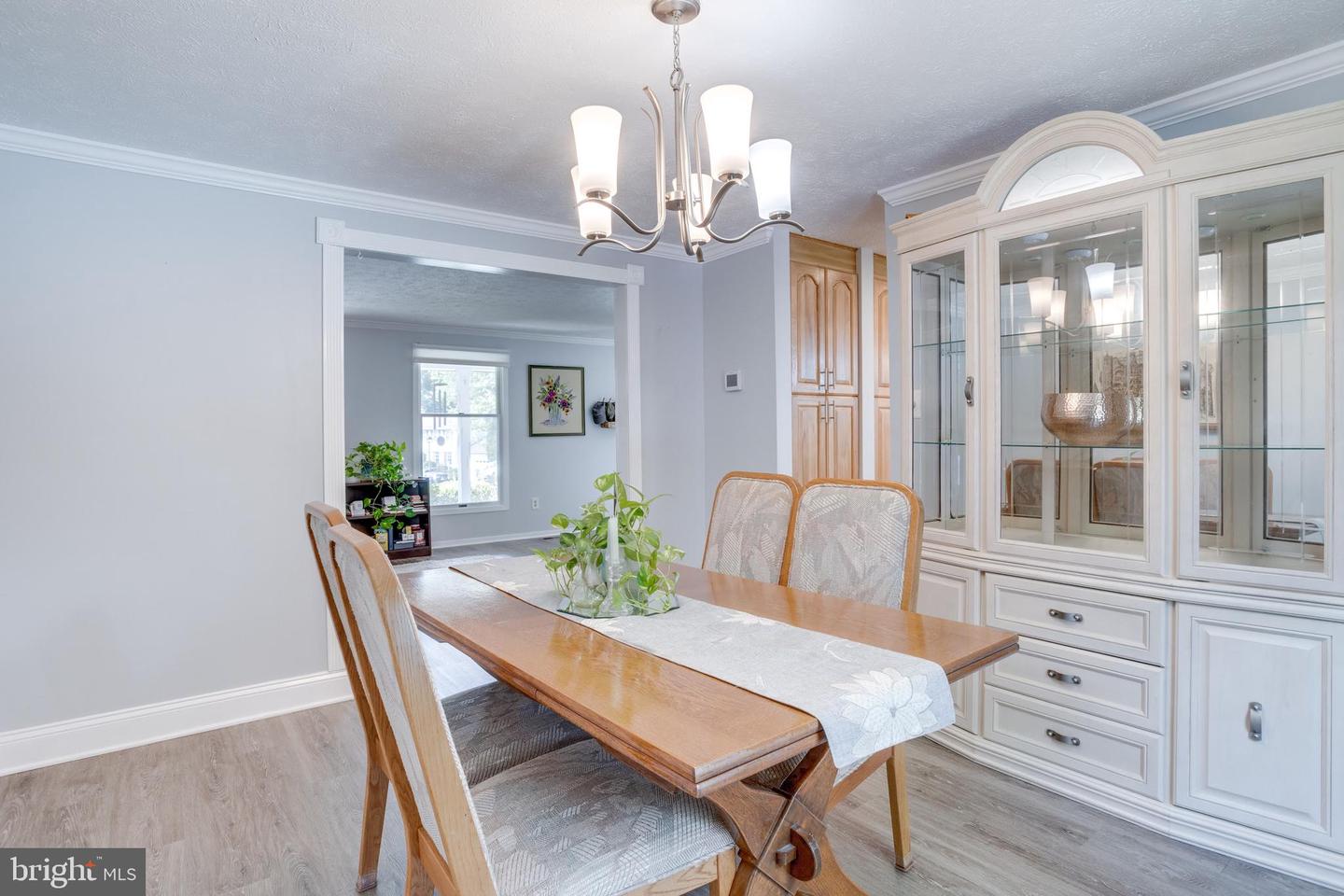 8335 TERRA GRANDE AVE, SPRINGFIELD, Virginia 22153, 5 Bedrooms Bedrooms, ,3 BathroomsBathrooms,Residential,For sale,8335 TERRA GRANDE AVE,VAFX2262544 MLS # VAFX2262544