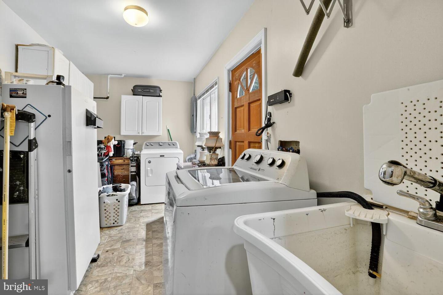7204 LEESVILLE BLVD, SPRINGFIELD, Virginia 22151, 3 Bedrooms Bedrooms, ,1 BathroomBathrooms,Residential,For sale,7204 LEESVILLE BLVD,VAFX2263266 MLS # VAFX2263266