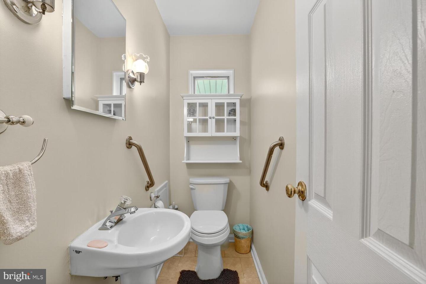7204 LEESVILLE BLVD, SPRINGFIELD, Virginia 22151, 3 Bedrooms Bedrooms, ,1 BathroomBathrooms,Residential,For sale,7204 LEESVILLE BLVD,VAFX2263266 MLS # VAFX2263266