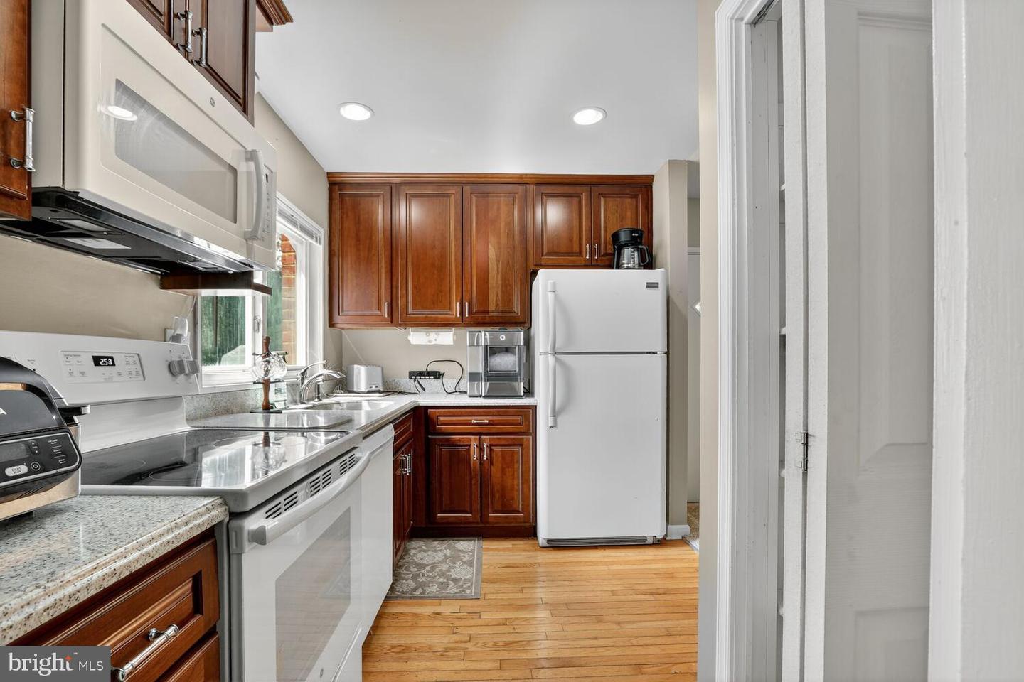 7204 LEESVILLE BLVD, SPRINGFIELD, Virginia 22151, 3 Bedrooms Bedrooms, ,1 BathroomBathrooms,Residential,For sale,7204 LEESVILLE BLVD,VAFX2263266 MLS # VAFX2263266