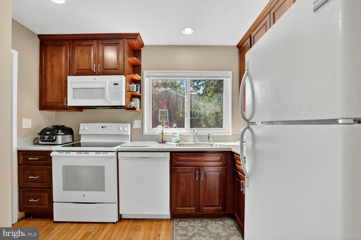 7204 LEESVILLE BLVD, SPRINGFIELD, Virginia 22151, 3 Bedrooms Bedrooms, ,1 BathroomBathrooms,Residential,For sale,7204 LEESVILLE BLVD,VAFX2263266 MLS # VAFX2263266