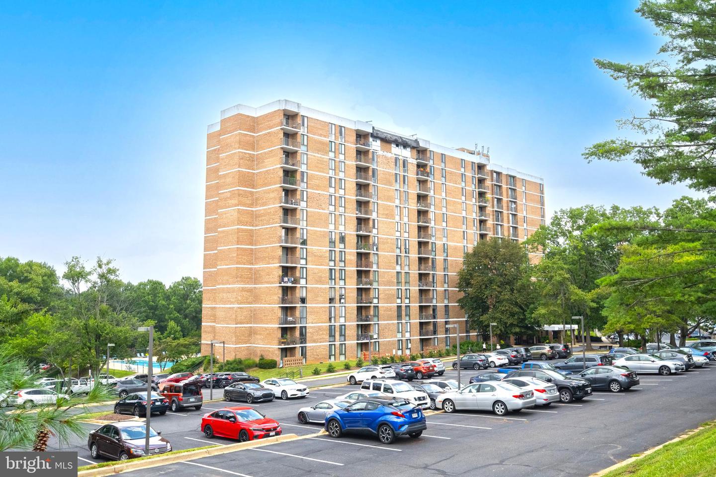 2311 PIMMIT DR #701, FALLS CHURCH, Virginia 22043, 2 Bedrooms Bedrooms, ,2 BathroomsBathrooms,Residential,For sale,2311 PIMMIT DR #701,VAFX2263414 MLS # VAFX2263414