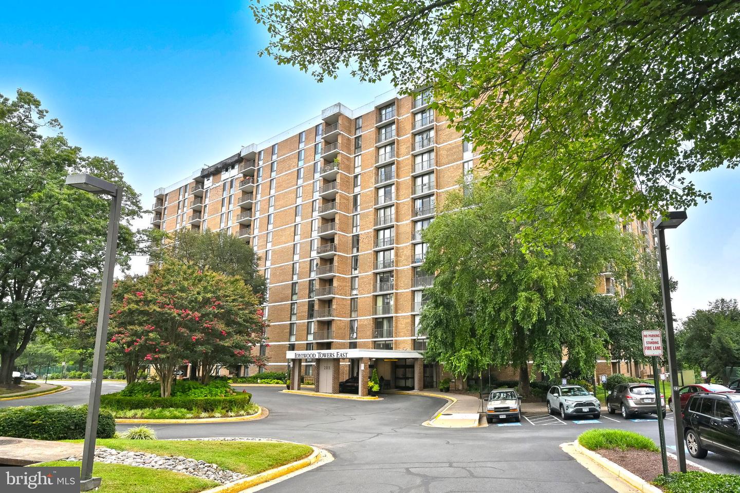 2311 PIMMIT DR #701, FALLS CHURCH, Virginia 22043, 2 Bedrooms Bedrooms, ,2 BathroomsBathrooms,Residential,For sale,2311 PIMMIT DR #701,VAFX2263414 MLS # VAFX2263414