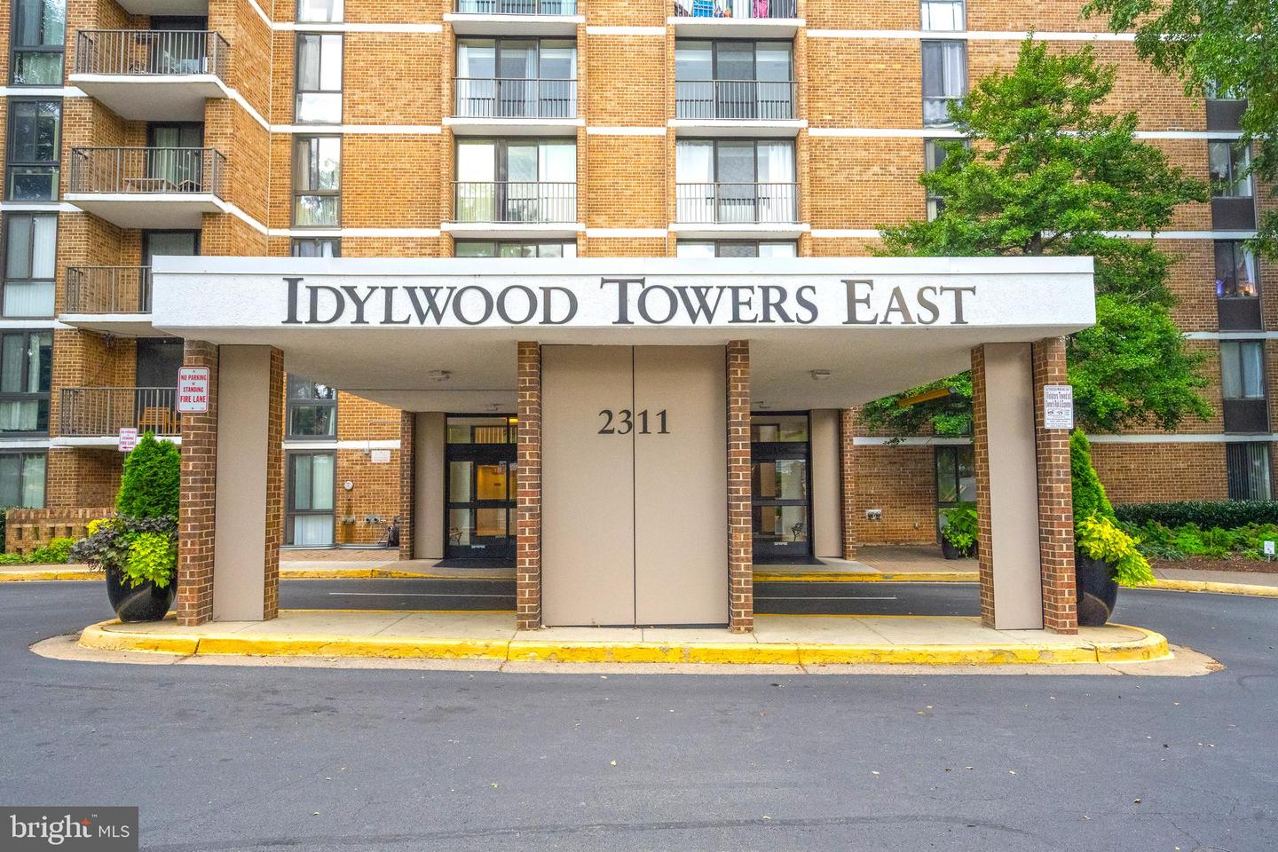 2311 PIMMIT DR #701, FALLS CHURCH, Virginia 22043, 2 Bedrooms Bedrooms, ,2 BathroomsBathrooms,Residential,For sale,2311 PIMMIT DR #701,VAFX2263414 MLS # VAFX2263414