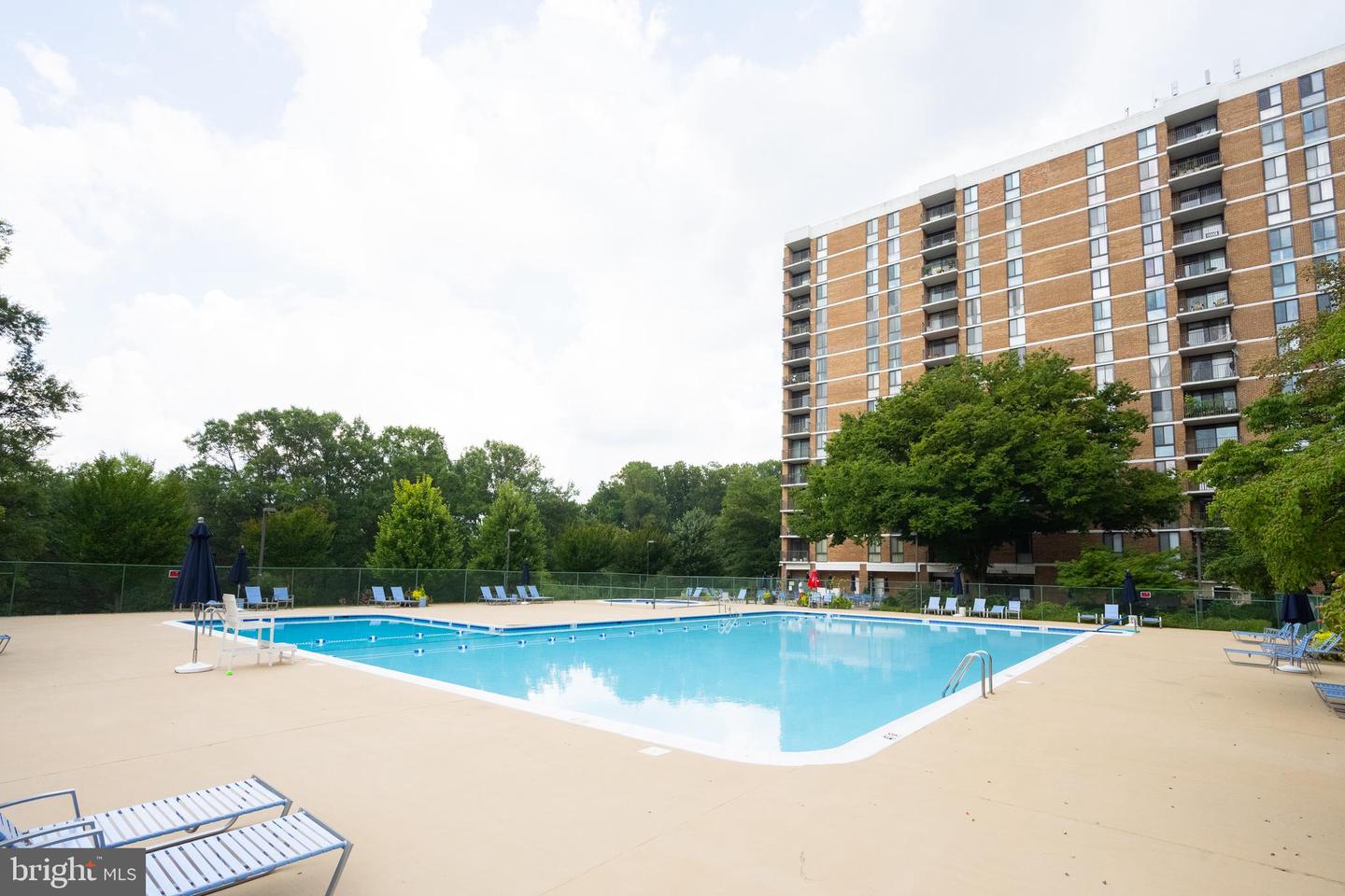 2311 PIMMIT DR #701, FALLS CHURCH, Virginia 22043, 2 Bedrooms Bedrooms, ,2 BathroomsBathrooms,Residential,For sale,2311 PIMMIT DR #701,VAFX2263414 MLS # VAFX2263414