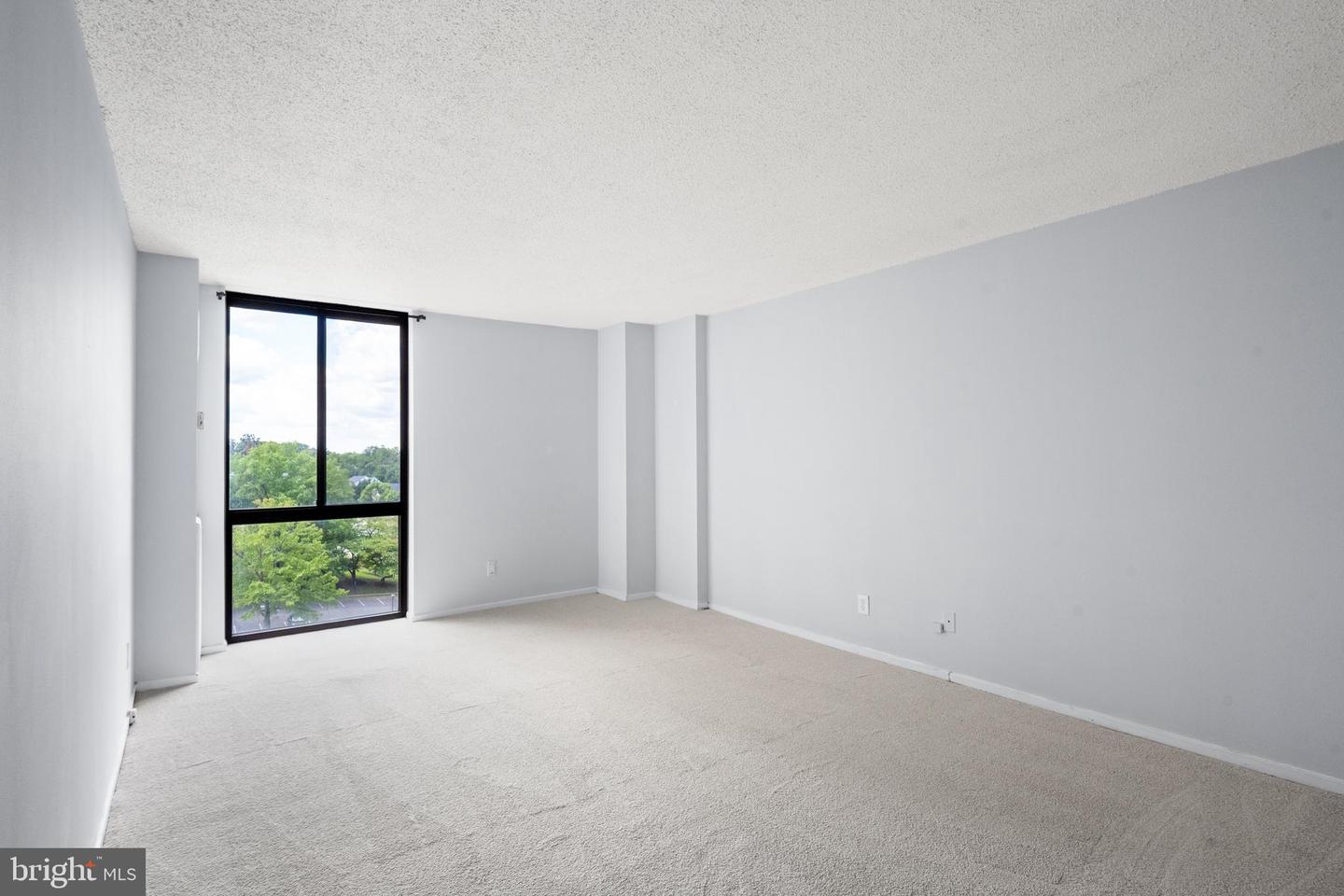 2311 PIMMIT DR #701, FALLS CHURCH, Virginia 22043, 2 Bedrooms Bedrooms, ,2 BathroomsBathrooms,Residential,For sale,2311 PIMMIT DR #701,VAFX2263414 MLS # VAFX2263414