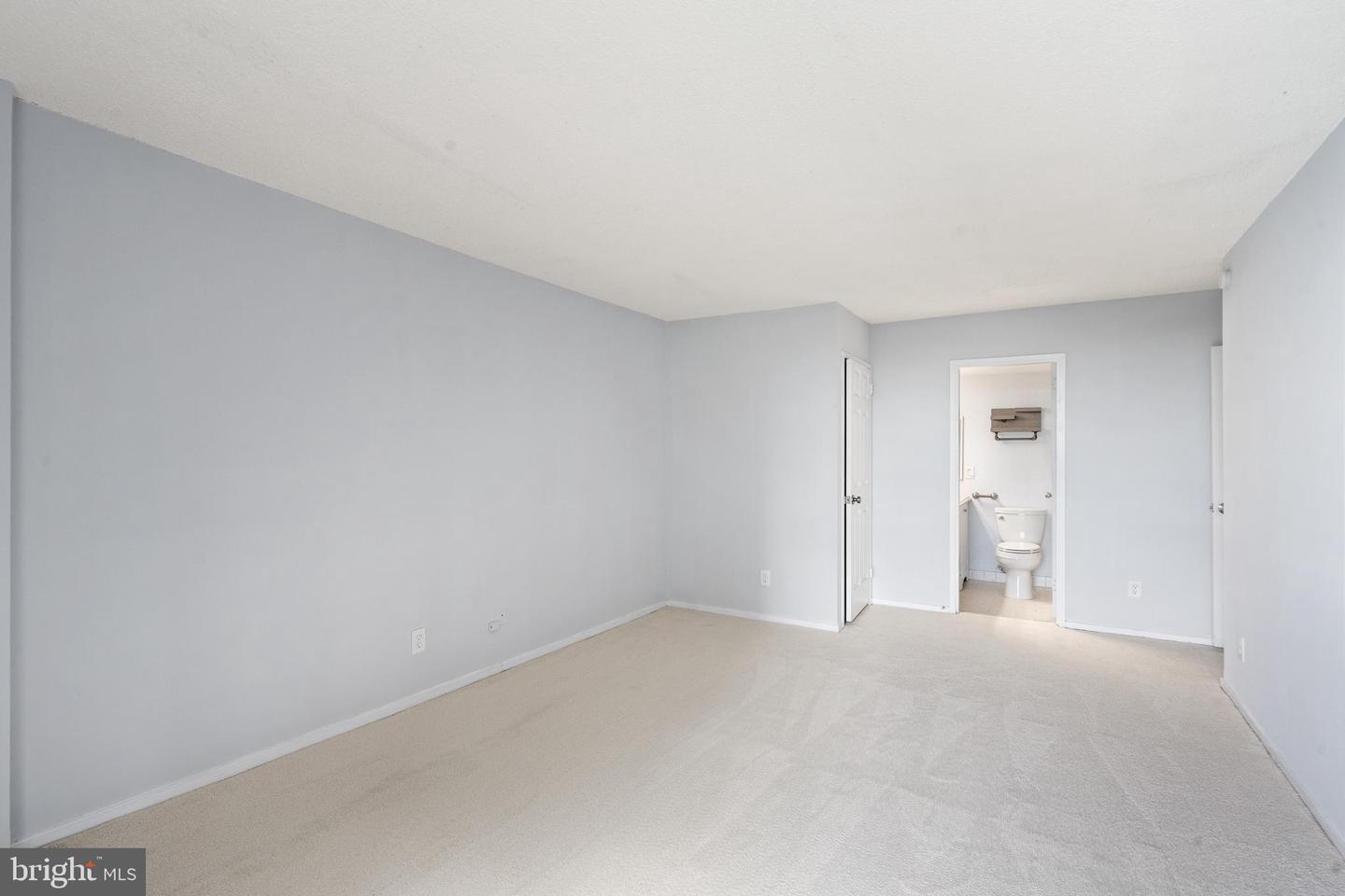 2311 PIMMIT DR #701, FALLS CHURCH, Virginia 22043, 2 Bedrooms Bedrooms, ,2 BathroomsBathrooms,Residential,For sale,2311 PIMMIT DR #701,VAFX2263414 MLS # VAFX2263414