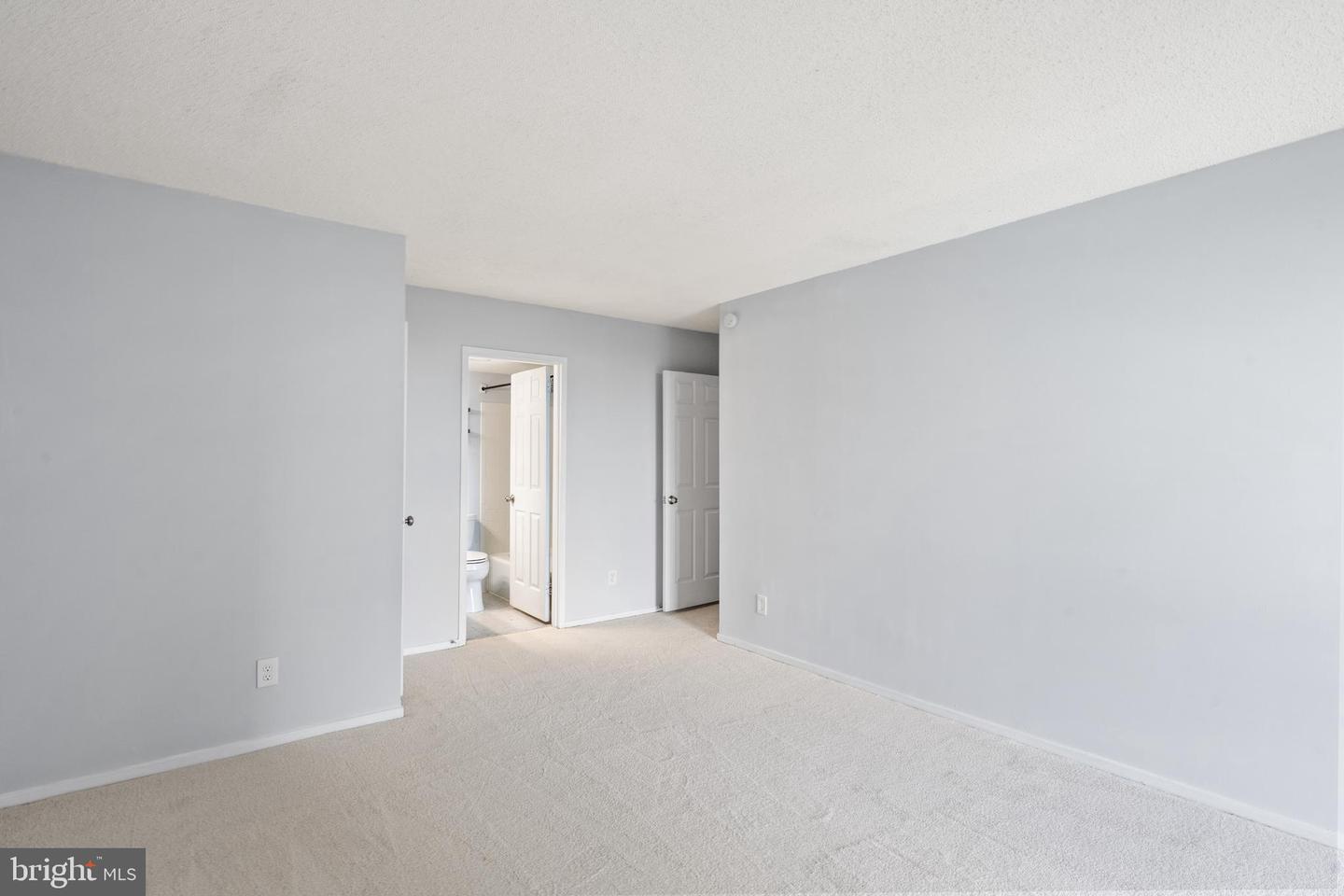 2311 PIMMIT DR #701, FALLS CHURCH, Virginia 22043, 2 Bedrooms Bedrooms, ,2 BathroomsBathrooms,Residential,For sale,2311 PIMMIT DR #701,VAFX2263414 MLS # VAFX2263414