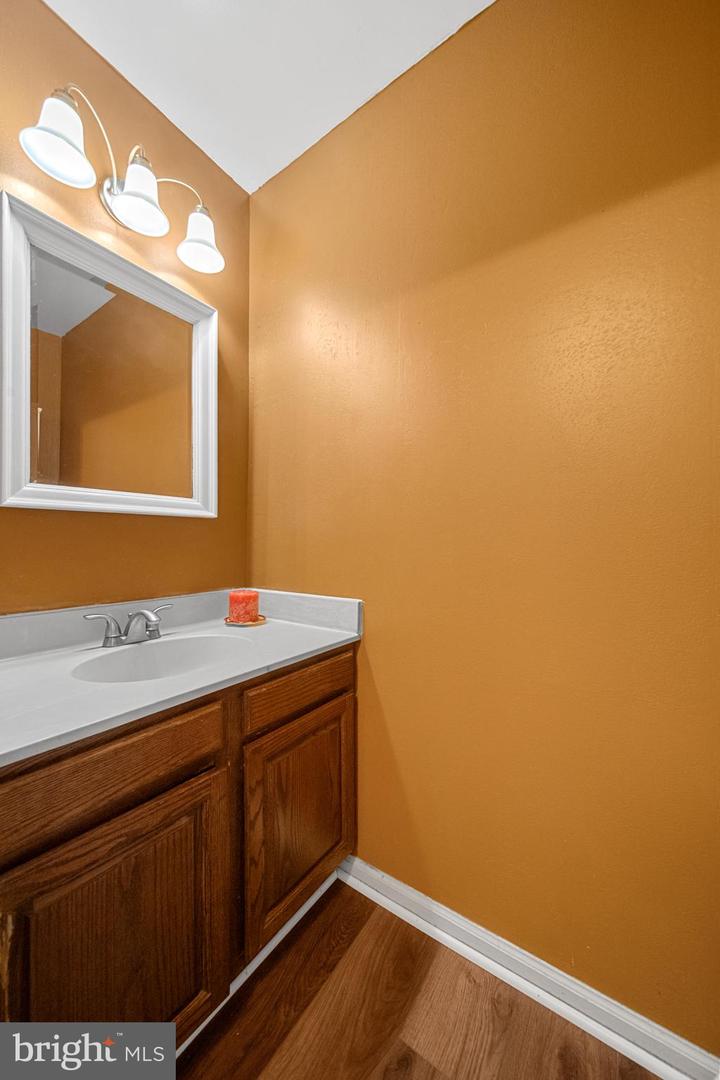 6105 HERON POND CT, BURKE, Virginia 22015, 3 Bedrooms Bedrooms, ,3 BathroomsBathrooms,Residential,For sale,6105 HERON POND CT,VAFX2263746 MLS # VAFX2263746