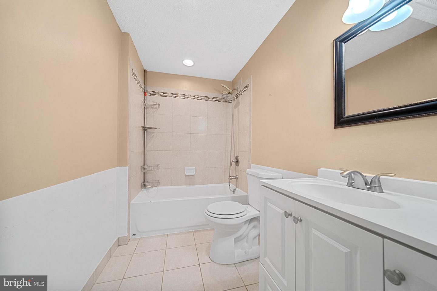 6105 HERON POND CT, BURKE, Virginia 22015, 3 Bedrooms Bedrooms, ,3 BathroomsBathrooms,Residential,For sale,6105 HERON POND CT,VAFX2263746 MLS # VAFX2263746