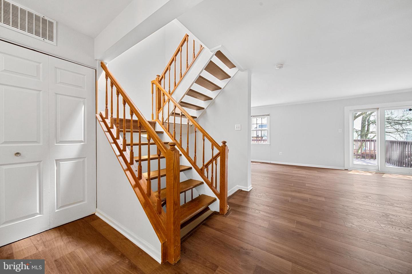 6105 HERON POND CT, BURKE, Virginia 22015, 3 Bedrooms Bedrooms, ,3 BathroomsBathrooms,Residential,For sale,6105 HERON POND CT,VAFX2263746 MLS # VAFX2263746