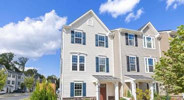 2415 CRESCENT WAY, CHARLOTTESVILLE, Virginia 22911, 4 Bedrooms Bedrooms, ,3 BathroomsBathrooms,Residential,For sale,2415 CRESCENT WAY,668316 MLS # 668316