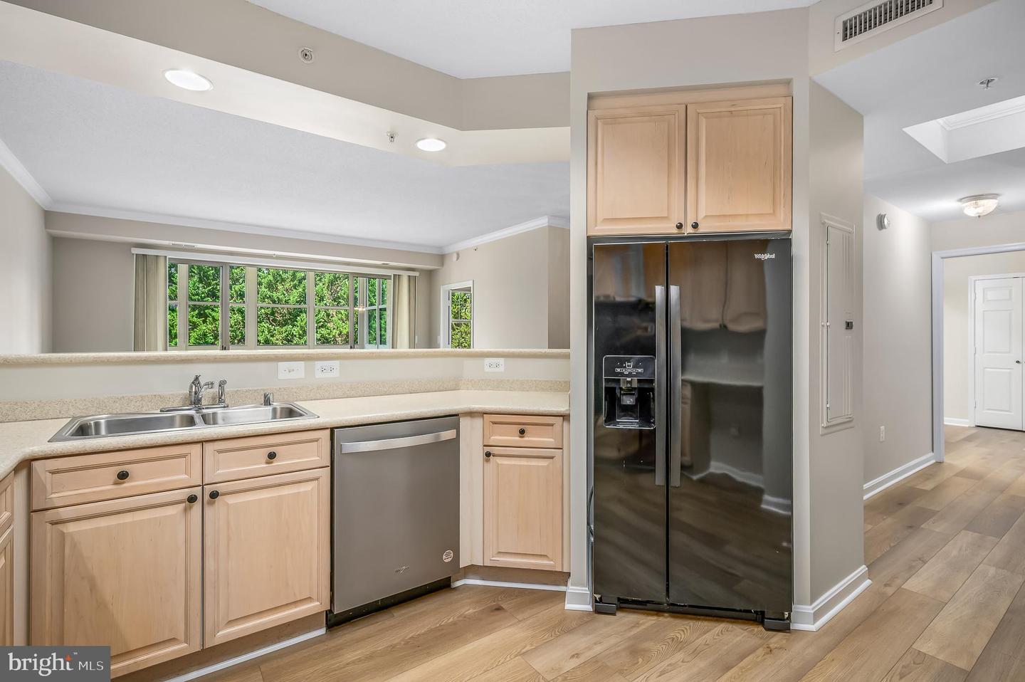 19350 MAGNOLIA GROVE SQ #303, LEESBURG, Virginia 20176, 2 Bedrooms Bedrooms, ,2 BathroomsBathrooms,Residential,For sale,19350 MAGNOLIA GROVE SQ #303,VALO2105588 MLS # VALO2105588