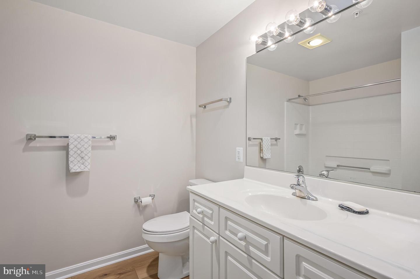 19350 MAGNOLIA GROVE SQ #303, LEESBURG, Virginia 20176, 2 Bedrooms Bedrooms, ,2 BathroomsBathrooms,Residential,For sale,19350 MAGNOLIA GROVE SQ #303,VALO2105588 MLS # VALO2105588