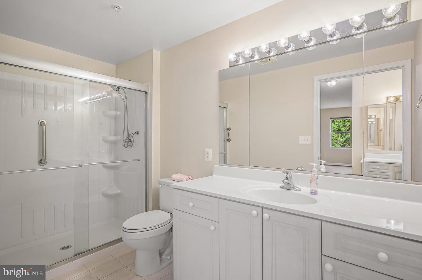 19350 MAGNOLIA GROVE SQ #303, LEESBURG, Virginia 20176, 2 Bedrooms Bedrooms, ,2 BathroomsBathrooms,Residential,For sale,19350 MAGNOLIA GROVE SQ #303,VALO2105588 MLS # VALO2105588