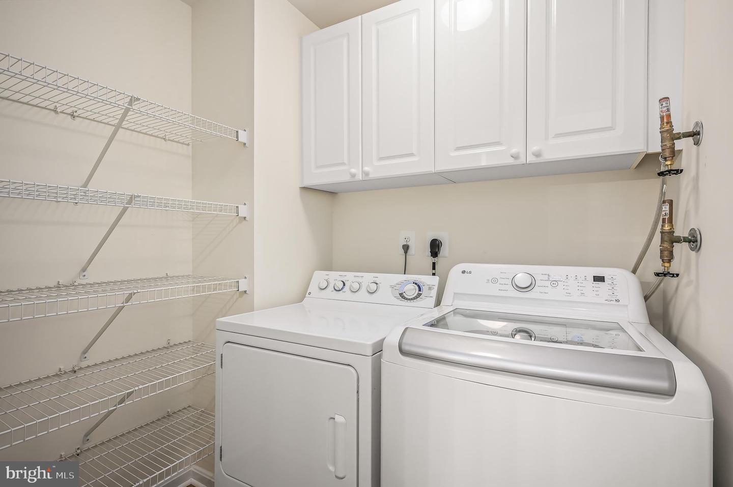 19350 MAGNOLIA GROVE SQ #303, LEESBURG, Virginia 20176, 2 Bedrooms Bedrooms, ,2 BathroomsBathrooms,Residential,For sale,19350 MAGNOLIA GROVE SQ #303,VALO2105588 MLS # VALO2105588