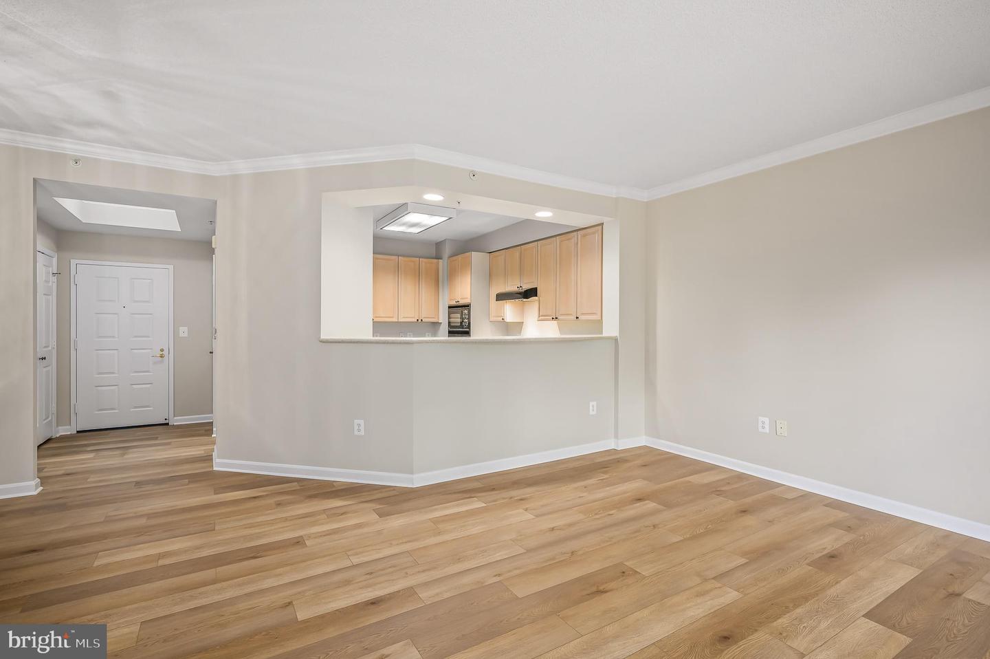 19350 MAGNOLIA GROVE SQ #303, LEESBURG, Virginia 20176, 2 Bedrooms Bedrooms, ,2 BathroomsBathrooms,Residential,For sale,19350 MAGNOLIA GROVE SQ #303,VALO2105588 MLS # VALO2105588