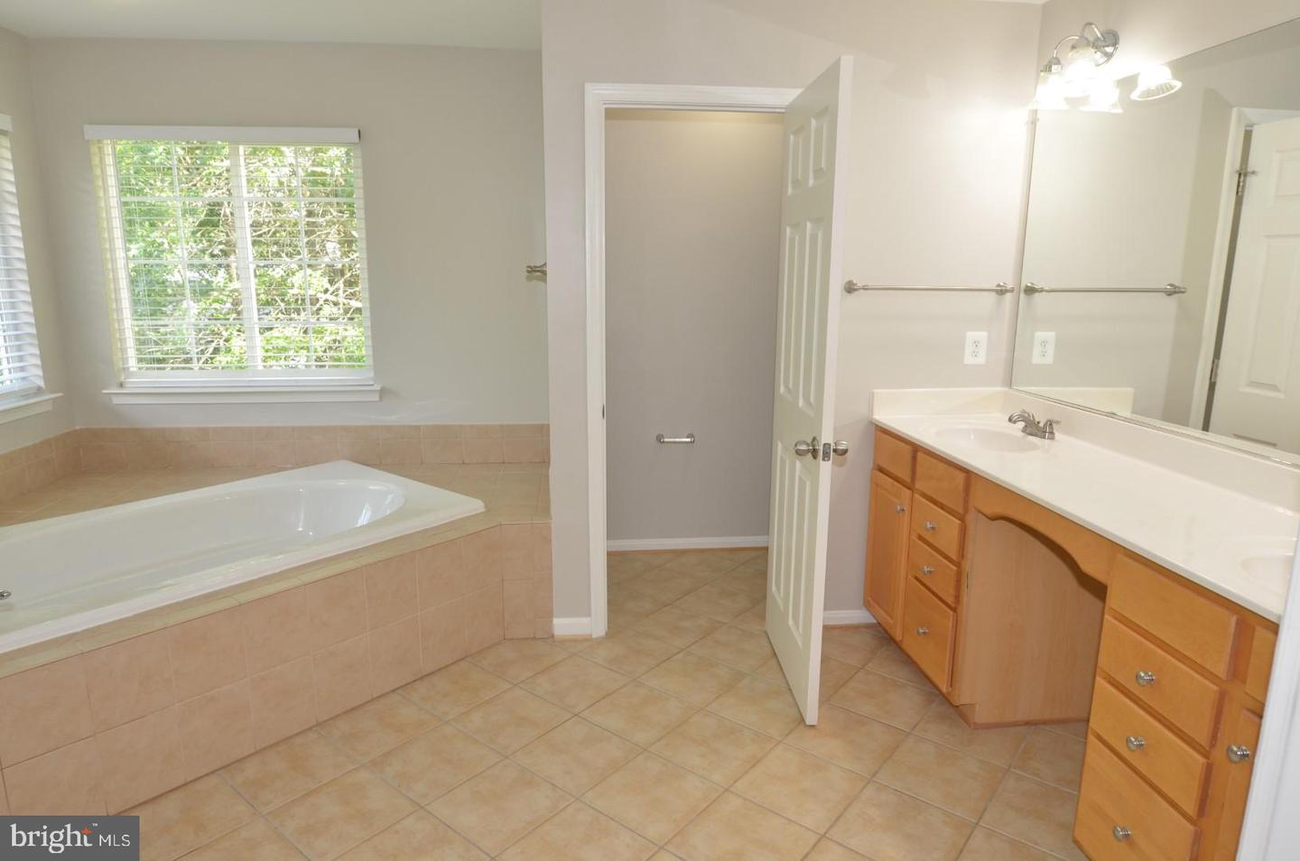 12148 RAIN SLICKER PL, NOKESVILLE, Virginia 20181, 6 Bedrooms Bedrooms, ,4 BathroomsBathrooms,Residential,For sale,12148 RAIN SLICKER PL,VAPW2102826 MLS # VAPW2102826