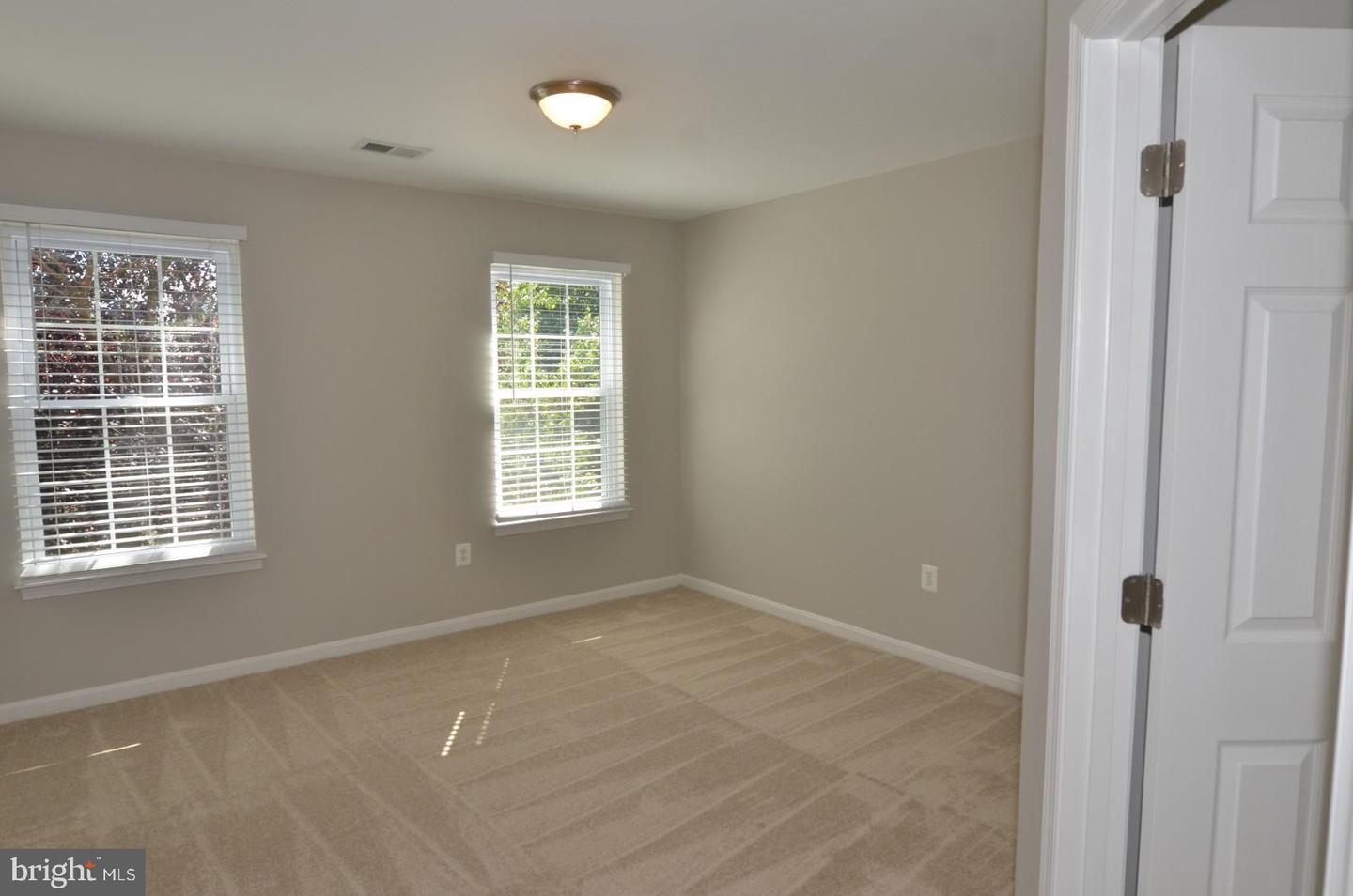 12148 RAIN SLICKER PL, NOKESVILLE, Virginia 20181, 6 Bedrooms Bedrooms, ,4 BathroomsBathrooms,Residential,For sale,12148 RAIN SLICKER PL,VAPW2102826 MLS # VAPW2102826