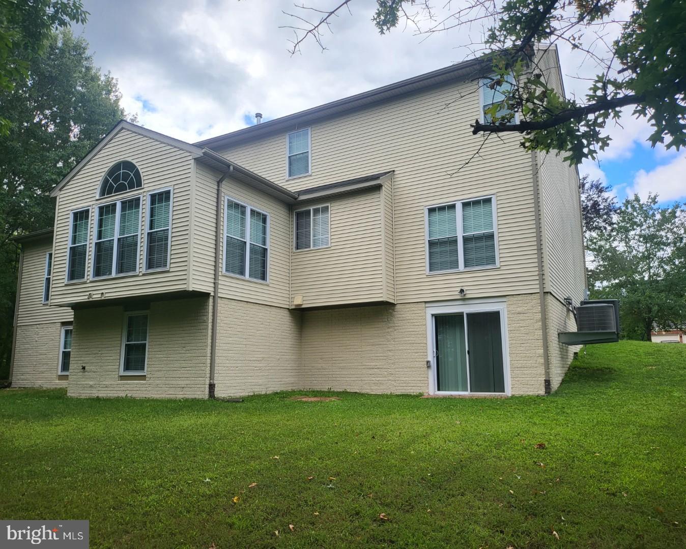 12148 RAIN SLICKER PL, NOKESVILLE, Virginia 20181, 6 Bedrooms Bedrooms, ,4 BathroomsBathrooms,Residential,For sale,12148 RAIN SLICKER PL,VAPW2102826 MLS # VAPW2102826