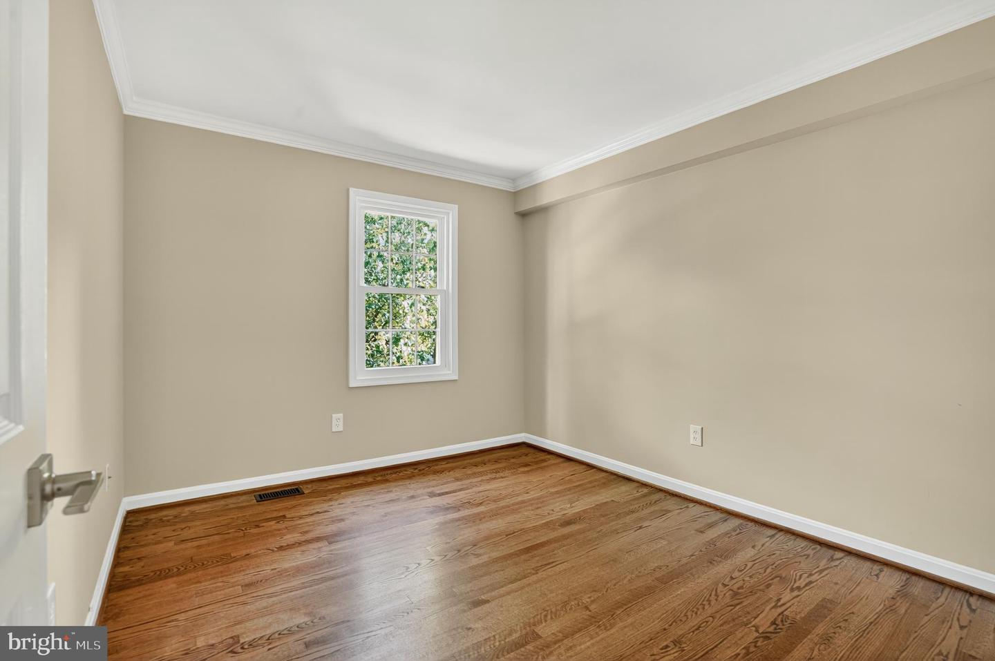 4612 4TH RD N, ARLINGTON, Virginia 22203, 3 Bedrooms Bedrooms, ,2 BathroomsBathrooms,Residential,For sale,4612 4TH RD N,VAAR2062888 MLS # VAAR2062888