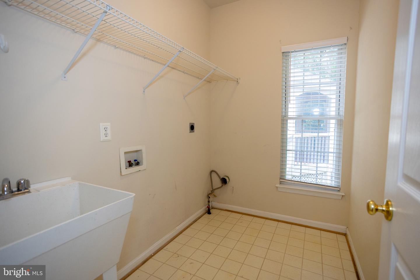 15169 WINDY HOLLOW CIR, GAINESVILLE, Virginia 20155, 4 Bedrooms Bedrooms, ,4 BathroomsBathrooms,Residential,For sale,15169 WINDY HOLLOW CIR,VAPW2102872 MLS # VAPW2102872